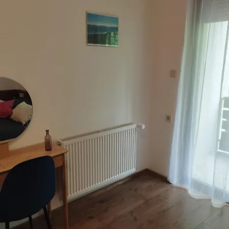 Boerzsoeny Vendeghaz * Zebegeny