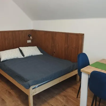 Boerzsoeny Vendeghaz Apartment Zebegeny